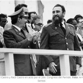 Fidel y Raúl en el ll Congreso