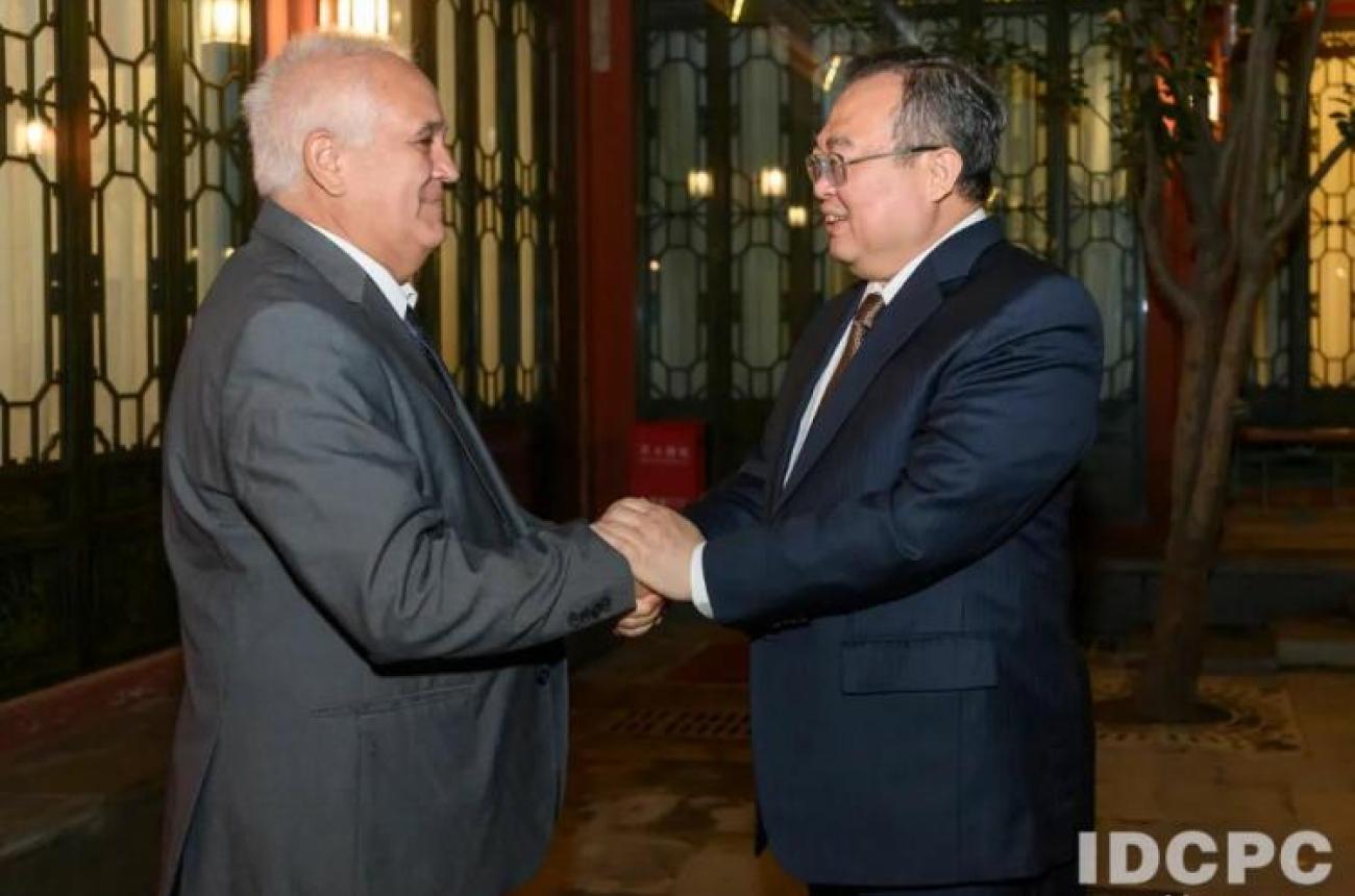 Sostienen conversaciones oficiales dirigentes partidistas de Cuba y China 