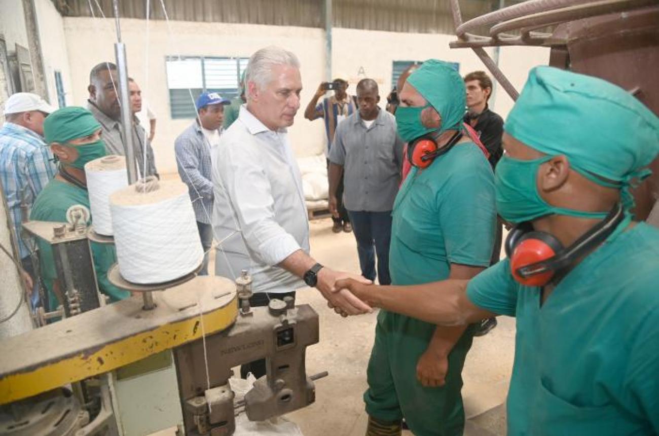 En los lugares visitados el Presidente exhortó a buscar soluciones desde la ciencia y la innovación. Foto: Estudios Revolución