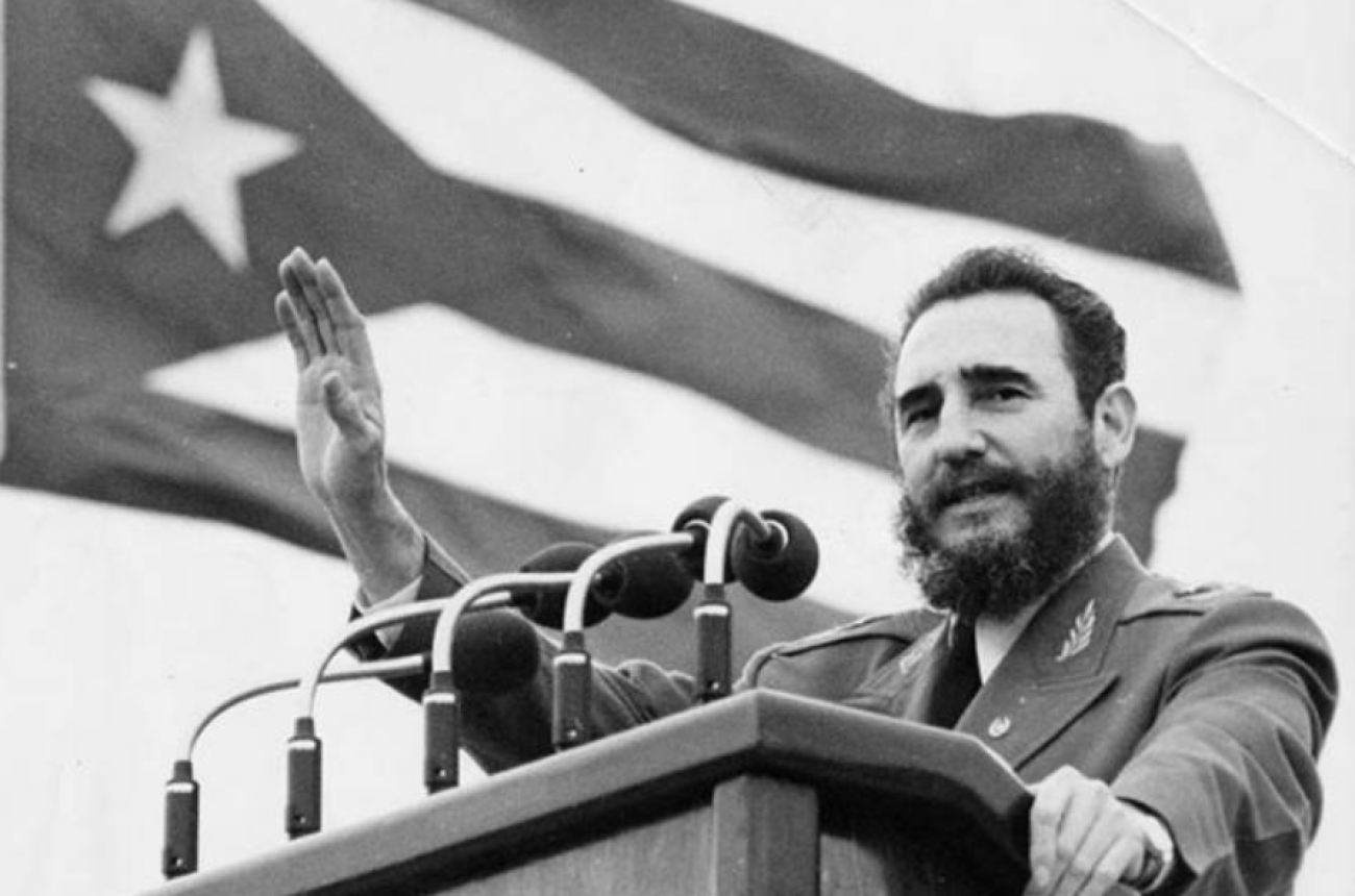 Fidel en el Acto en la Plaza de la Revolución por el 1er. Congreso del Partido. Diciembre de 1975. Foto: Archivo