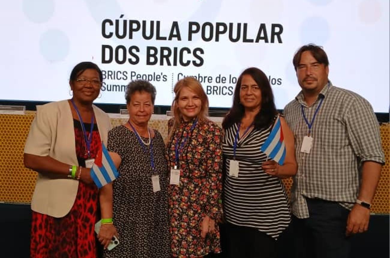 la delegación cubana sostuvo intercambios bilaterales con representantes de Venezuela, China, Rusia y otros países asistentes a la Cumbre Popular.