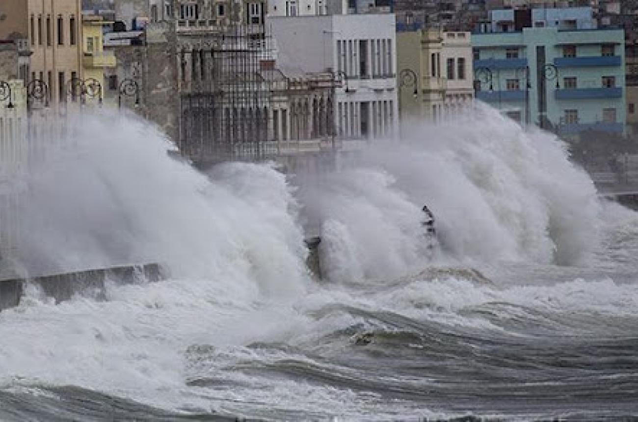 … marcadas condiciones invernales e inundaciones costeras en la costa norte occidental...