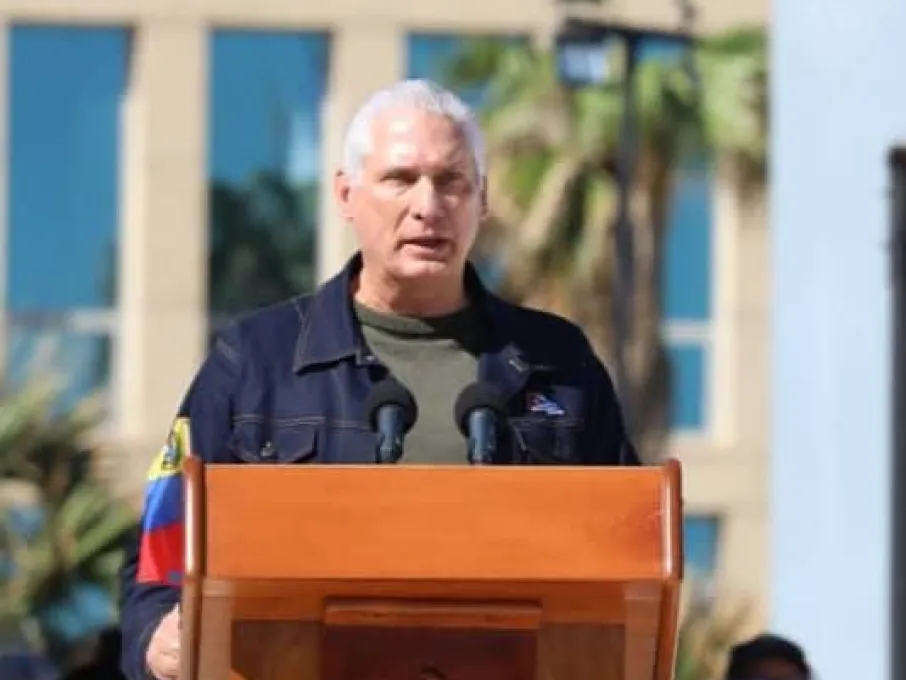 ¡No, señores imperialistas, este no es su patio trasero, ni territorio en disputa! ¡No aceptamos ni reconocemos la Doctrina Monroe, ni reyes ni emperadores trasnochados! ¡La tierra de Bolívar es sagrada, y un ataque a sus hijos es un ataque a todos los hijos dignos de nuestra América!