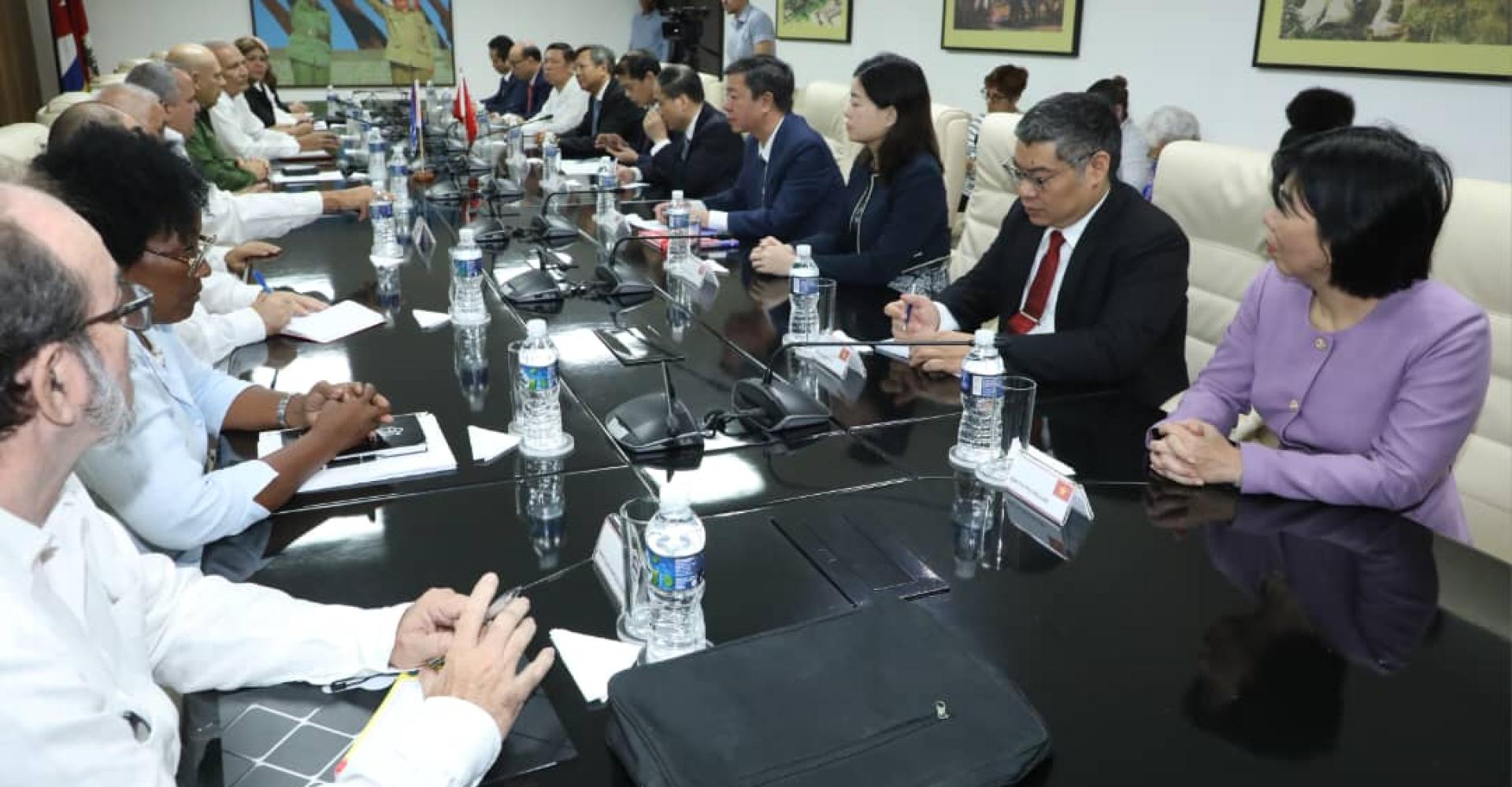 Encuentro de Morales con el vietnamita