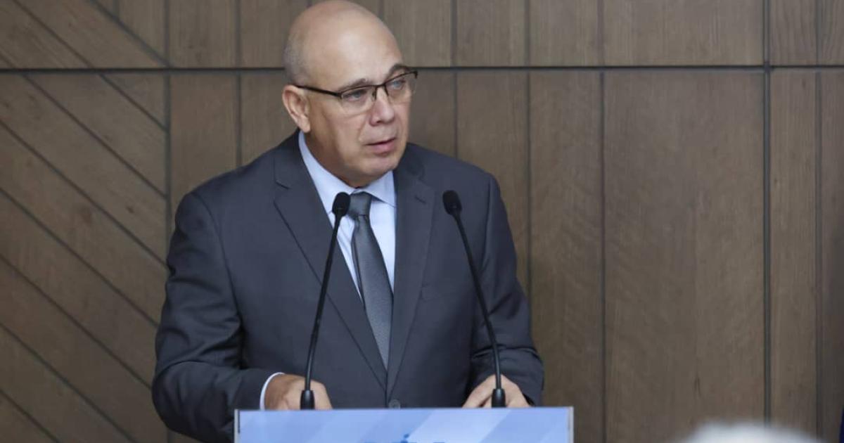 Que esta Orden de la Solidaridad sea un recordatorio perpetuo de que, para Cuba, Rusia es y será un aliado estratégico y un hermano